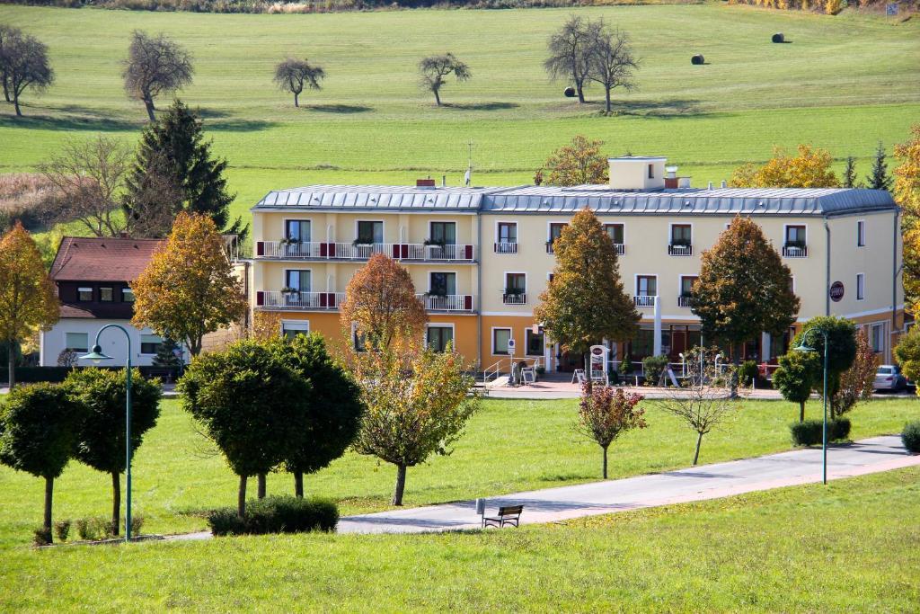 Simon - Hotel&Café Bad Tatzmannsdorf Esterno foto